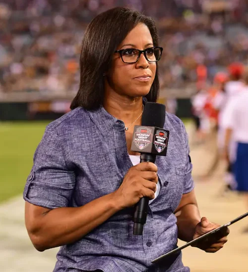 What She Does During Travels